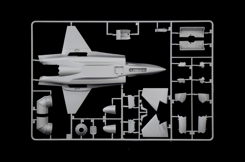 Italeri 1/72 Joint Strike Fighter Program X-32A & X-35B # 1419 