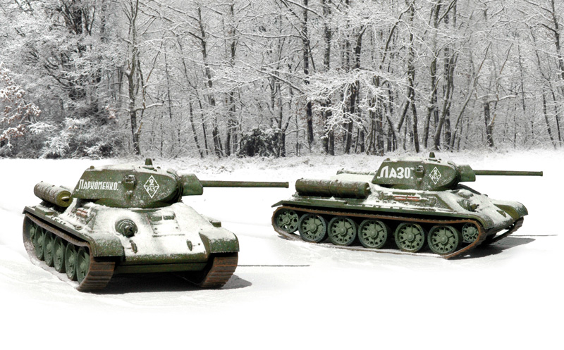 Italeri No.7008 T34/76 M42 Russian WWII Tank Plastic Kit 1/72 Scale Tracked Post 