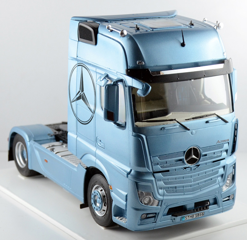 ITALERI - Mercedes Benz Actros MP4 Gigaspace