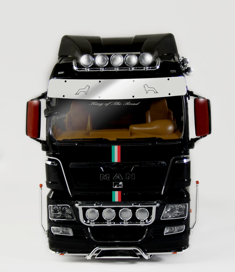 Italeri-1-24-MAN-TGX-XLX –